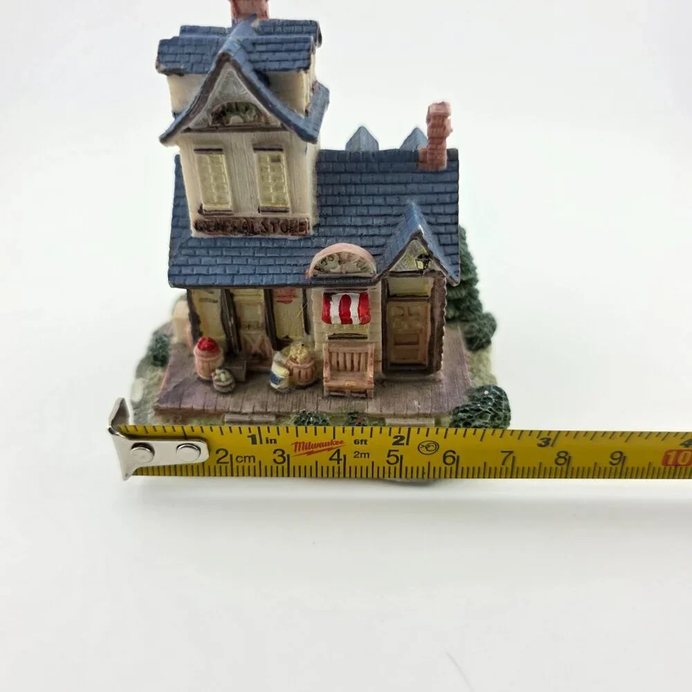 1993 Liberty Falls AH22 International Services Tully's General Store Miniature‎